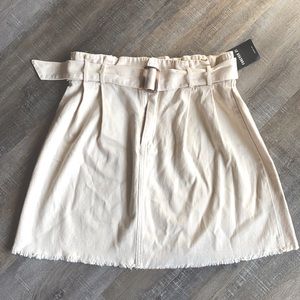 NWT belted canvas skirt white Forever 21 raw hem